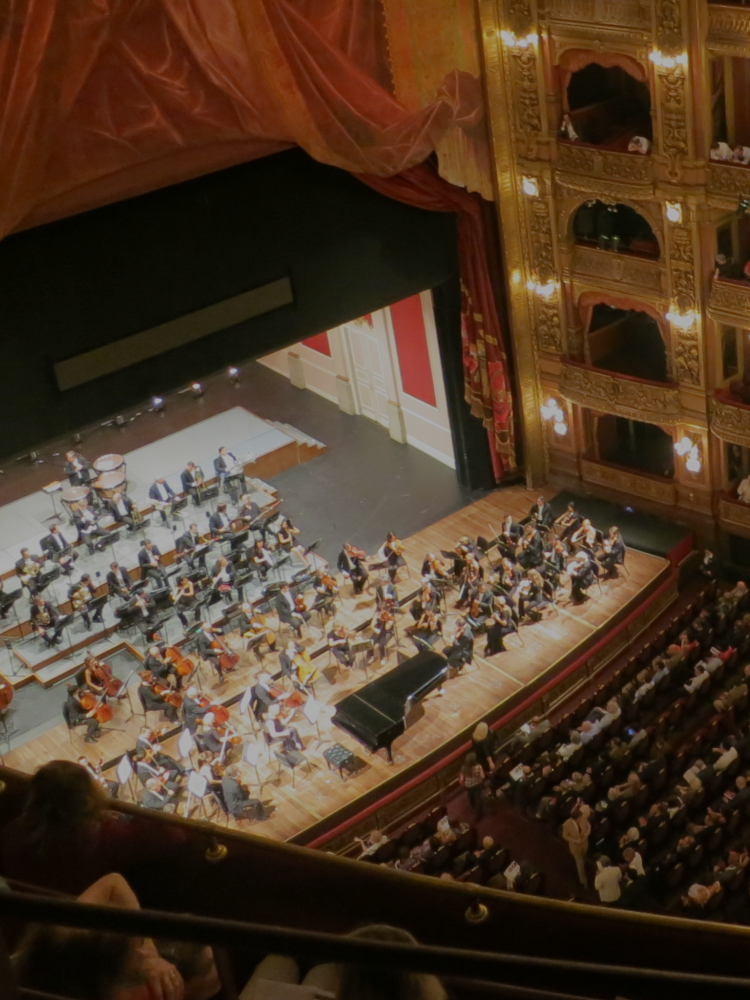 Sonido e iluminación profesional para eventos – DLC Audiovisuales